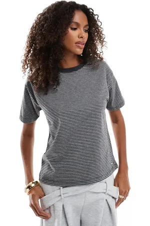 Pull&Bear Grå T-shirt med striber og firkantet pasform