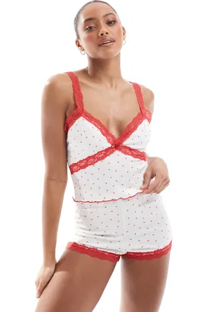 The Frolic Rød pyjamastop med cami-stropper, blondekant og hjerteprint i pointelle - Kun hos ASOS - Del af sæt