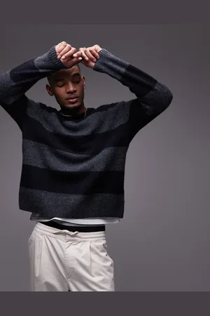 ARKET Sweater med sorte og koksgrå striber i uldblanding