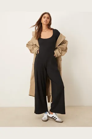 ASOS Ribstrikket jumpsuit med lange ærmer og dyb, rund hals