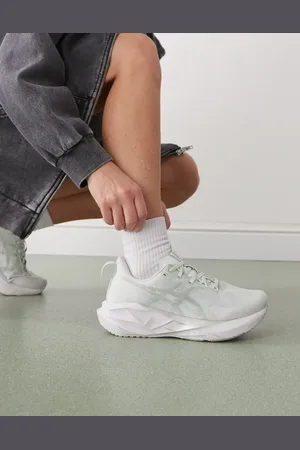 Asics Novablast 5 - Aquablå og hvide sneakers