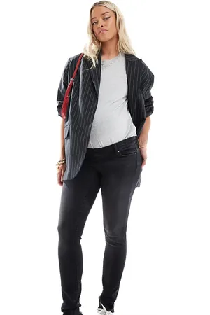 ONLY ONLY - Maternity Blush - Sorte og forvaskede skinny-jeans med flosset kant