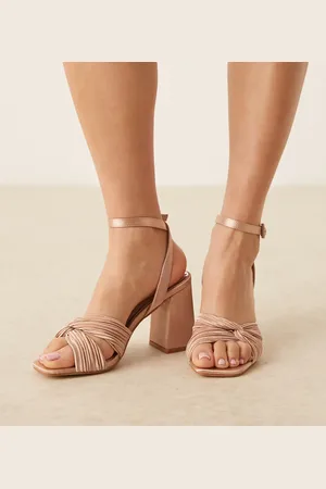 Be Mine Be Mine - Wide Fit - Alt til bruden - Snuggle - Champagnefarvede sandaler med blokhæl og plisseringer-Lyserød