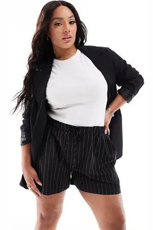 ASOS Curve - Pull-on-shorts med striber i sort-Multifarvet