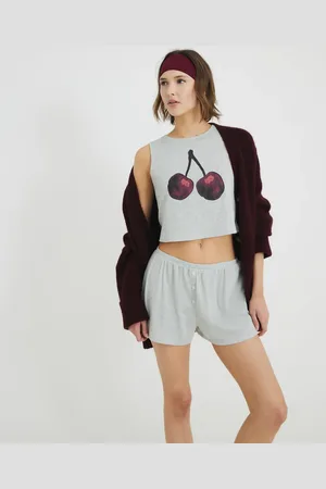 River Island Gråt pyjamassæt med kirsebærgrafik