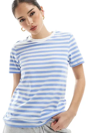 Pieces® Blå- og hvidstribet T-shirt med korte ærmer og firkantet pasform