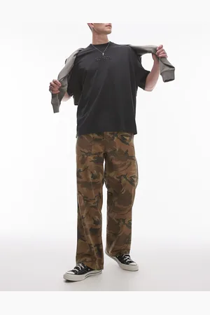 AllSaints Gasper - Afslappede bukser med lige ben og camouflage-mønster-Brun