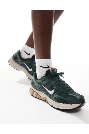 Nike Zoom Vomero 5 - Sneakers i og sølvfarve
