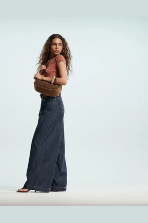 Wrangler Mørkeblå denimbukser med vide ben og plisseringer - Del af sæt