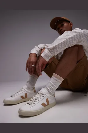 Veja Campo - Hvide sneakers med pelsfor