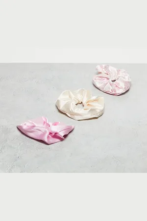Pieces® Pakke med 3 scrunchies i lyserød/cremehvid satin
