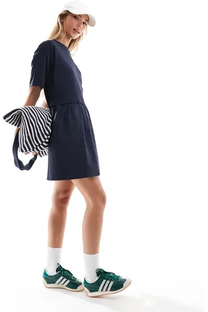 Miss Selfridge T-shirt-smock-minikjole med korte ærmer i poplin-Sort