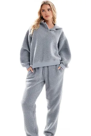 ASOS ASOS DESIGN Petite - Blåt loungesæt med oversized hættetrøje og joggingbukser i imiteret lammeskind