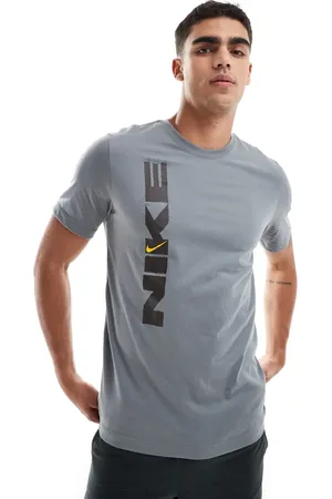 Nike Dri-FIT - Vintage Fitness - Grå T-shirt med grafik