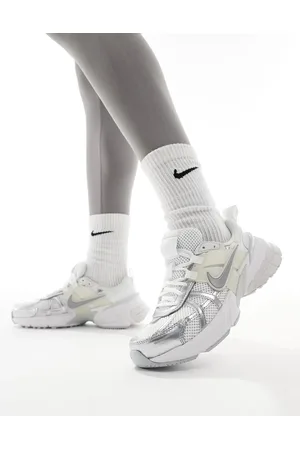 Nike V2K Run - Sneakers i /sølvfarve