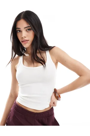 Bershka Ribstrikket tanktop med dyb rund hals