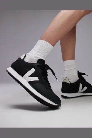 Veja SDU - Sorte og hvide sneakers i mesh