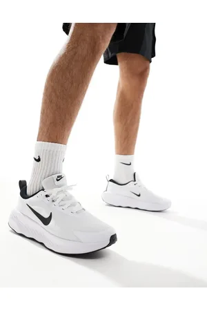 Nike Legend Essential 4 - Hvide og sorte sneakers
