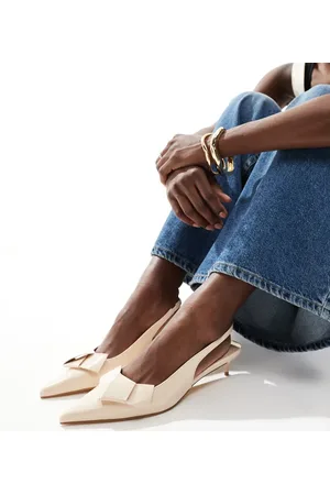 London Rebel Cremefarvede sko med slingback-rem og kitten-hæl samt sløjfe i patentlæder-Hvid