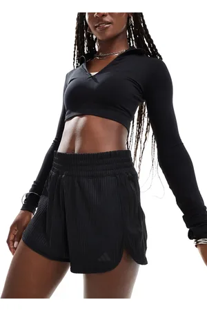 adidas Adidas Training - Pacer All Gym Seasonal - Sorte og højtaljede shorts med 3-stribet tone-i-tone-print i ribstrik