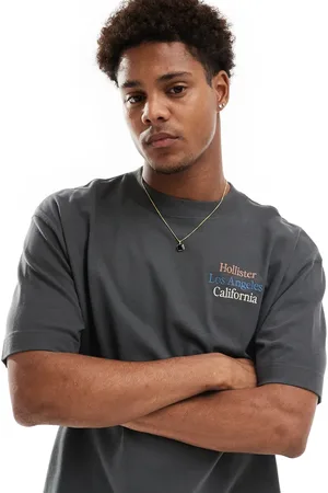 Hollister T-shirt med multifarvet logo i kraftigt materiale i firkantet pasform