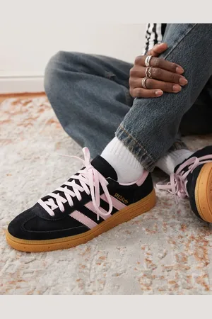 adidas Handball Spezial - Sneakers i sort og lyserød