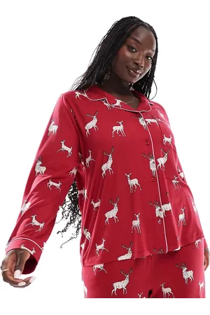 Chelsea Peers Curve - Jul - Ham og hende - Pyjamassæt med langærmet top og bukser med rensdyrprint - Kun hos ASOS
