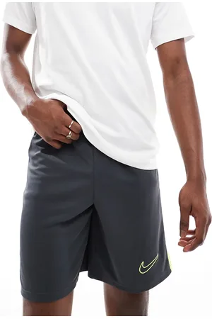 Nike Academy 23 - Grønne og shorts