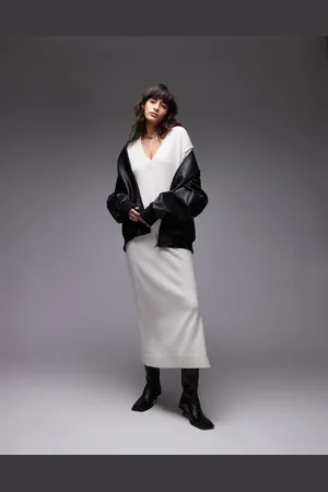 ARKET Offwhite midaxi-kjole med oversized pasform i strik med sideslidser-Hvid