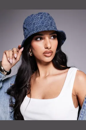 Armani Exchange Blå bøllehat med monogramlogo