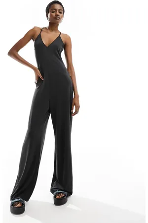 Monki Jumpsuit med krydsende stropper bagpå i jersey