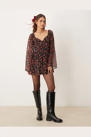 Miss Selfridge Sort playsuit med lange ærmer og småblomstret print-Multifarvet