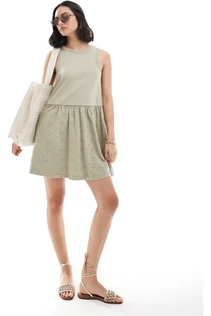 ASOS Salviegrøn minikjole med tanktop og ribber samt nederdel med broderi