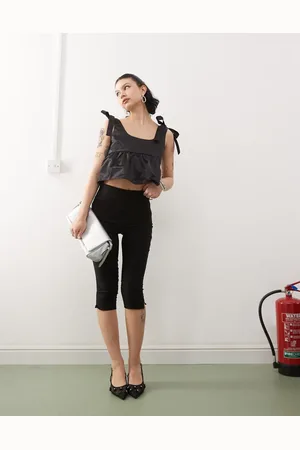 Monki Peplum-top med sløjfedetalje på stropperne i satin