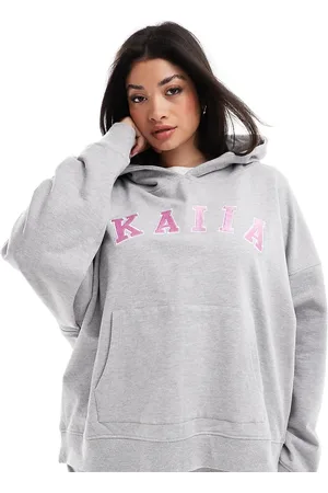 Kaiia Plus - Oversized hættetrøje med logo i - Del af sæt