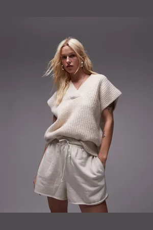 Topshop Beige vest i vamset ribstrik med afslappet pasform og V-hals-Neutral