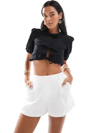 Miss Selfridge Skræddersyede højtaljede shorts i
