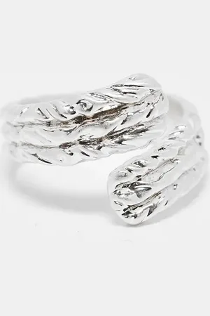 ASOS Sølvfarvet ring med omkringgående, smeltet og tekstureret design
