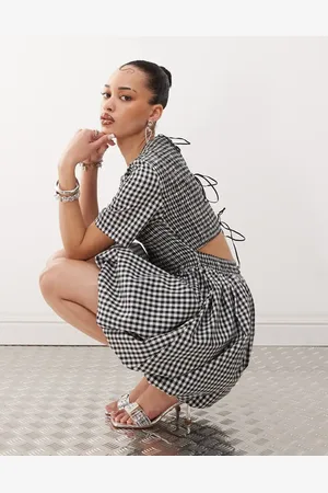 Amy Lynn Minikjole med rynker, peplumkant, bindebånd på ryggen og monokrome gingham-tern-Multifarvet