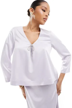 VERO MODA Lavendelblå top i satin med sløjfeudsmykning-Lilla