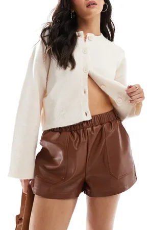 Miss Selfridge Gyldenbrune pull-on-shorts i imiteret læder-Neutral
