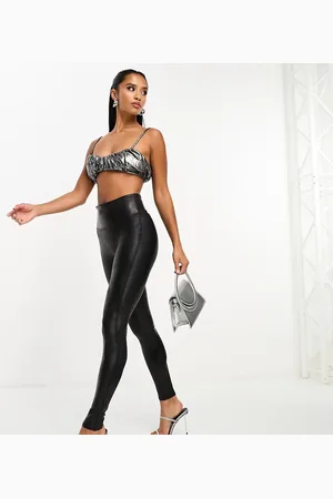 Spanx Petite - Sorte leggings i læderlook med konturgivende power-linning
