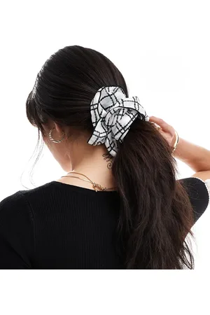 DesignB London Scrunchie med sorte tern i organza