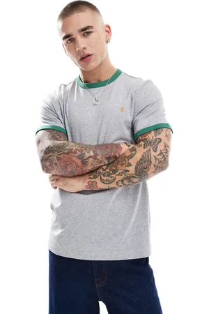 Farah Groves - og grøn ringer-T-shirt