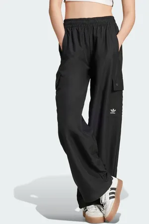 adidas Essentials - Sorte og vævede cargobukser