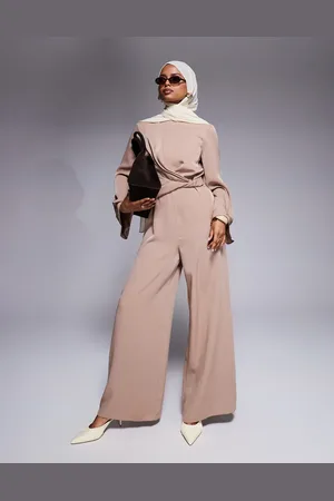 ASOS Kamelbrunt jumpsuit med vide ben og snoning foran-Neutral