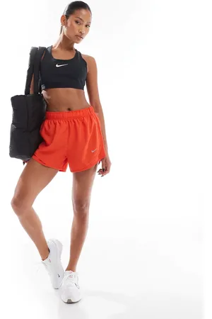Nike Tempo Dr-FIT - Røde 3-tommers shorts med mellemhøj talje-Lyserød