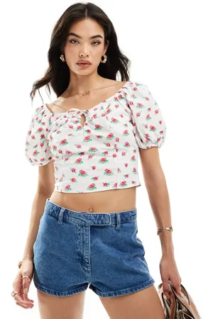 VERO MODA Bluse med pufærmer og hjerteformet hals med bindebånd i blomstermønster-Hvid