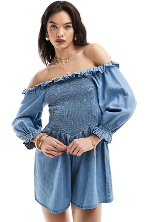 ASOS Mellemblå offshoulder-playsuit i blød denim med flæsedetaljer