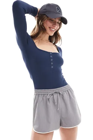 Miss Selfridge Langærmet Henley-bodystocking med knapper og dyb og rund hals i